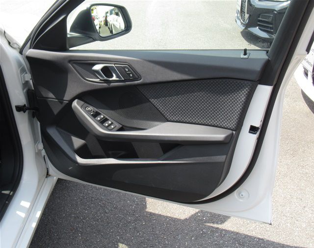 F40 118d Sports Hatch 5-door B47 2.0d