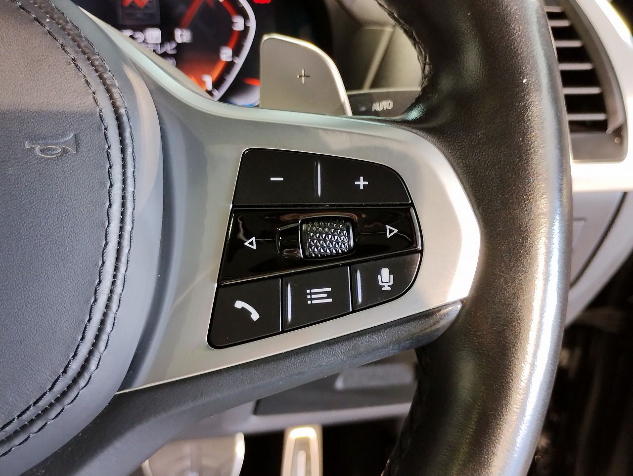 X4 M40i RHD
