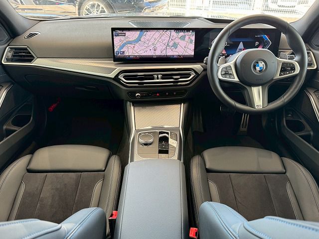 320d xDrive Berline RHD