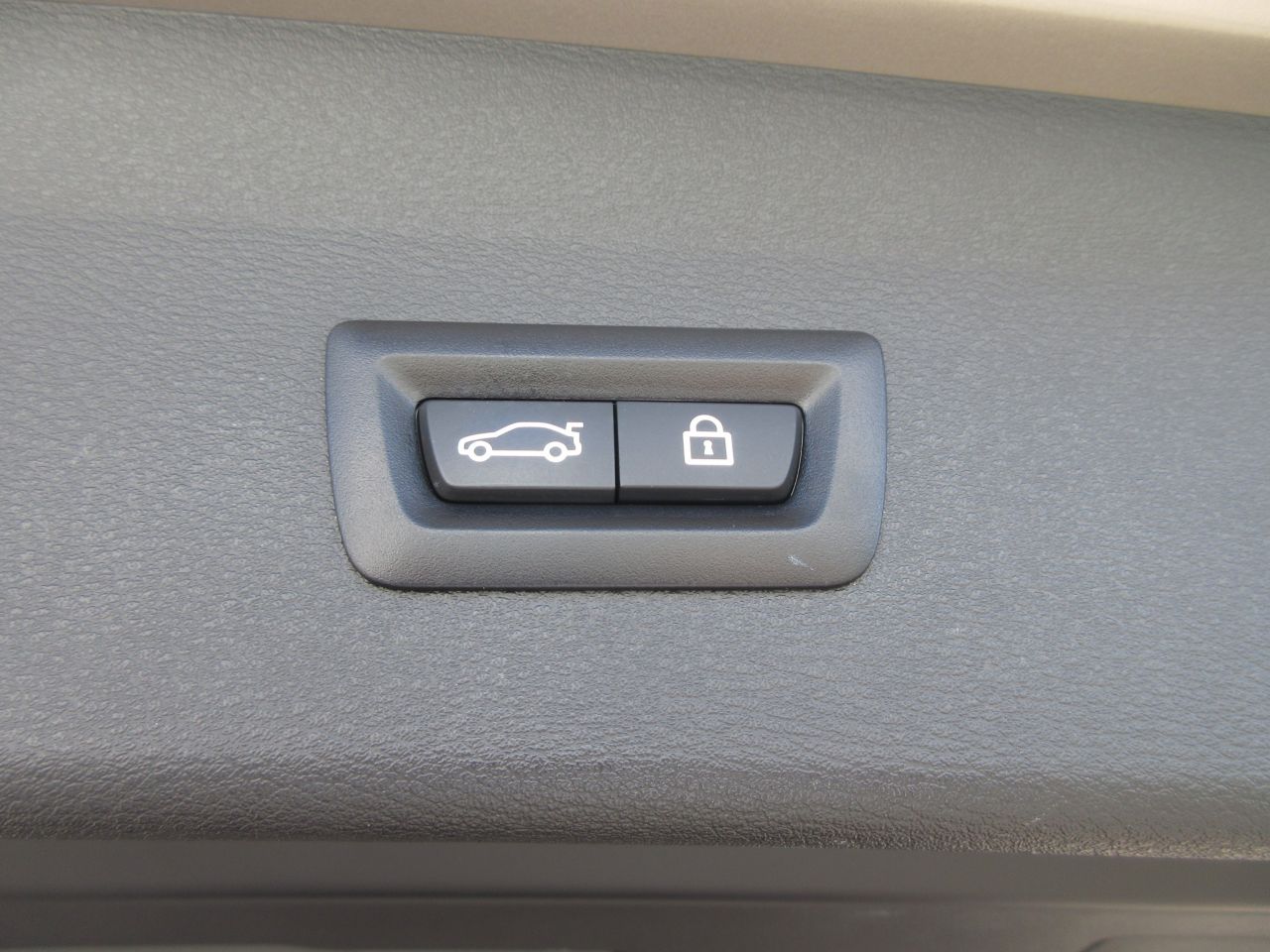 X1 sDrive18i RHD
