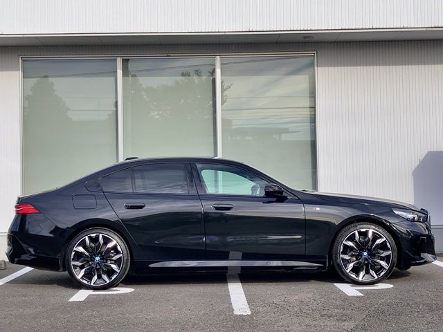 BMW i5 eDrive40 Sedan RHD