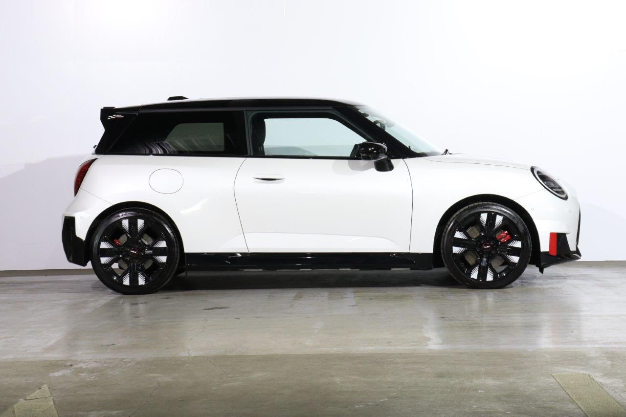J01 MINI John Cooper Works Electric