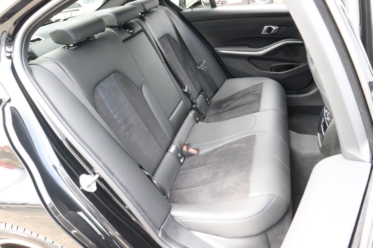 320d xDrive Berline RHD