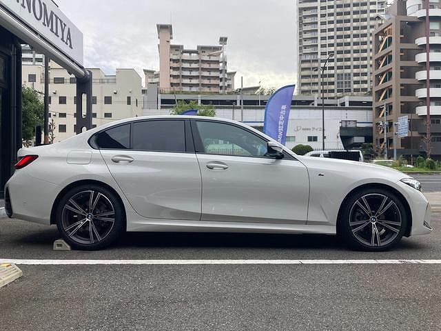 320d xDrive Berline RHD