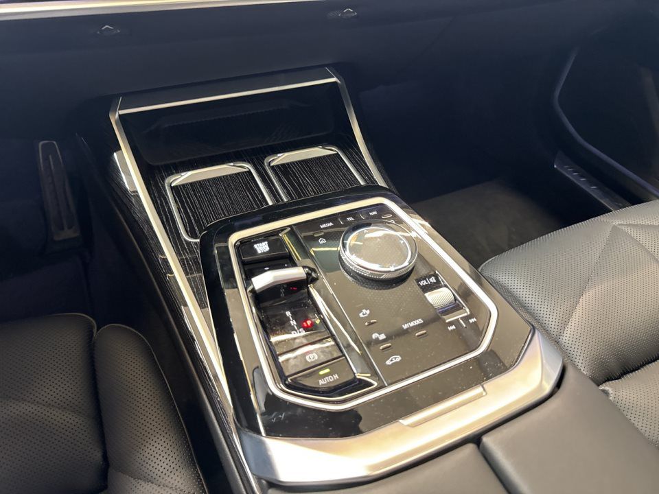 BMW 740