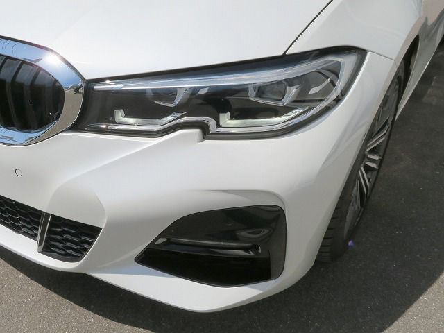 G20 320d xDrive RHD Saloon