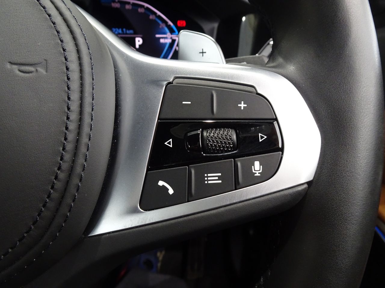 G20 330e Saloon RHD