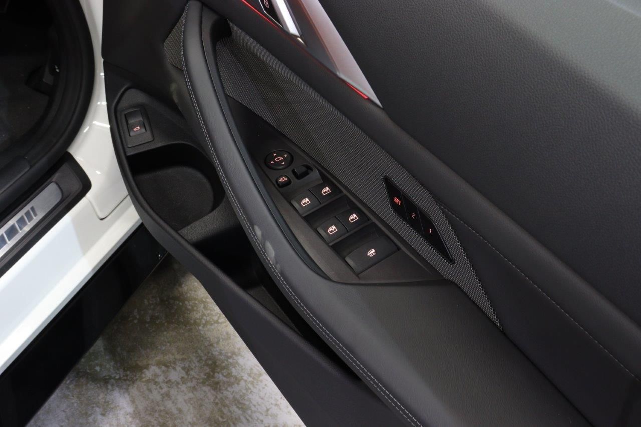 G83 M4 Competition M xDrive Competition RHD