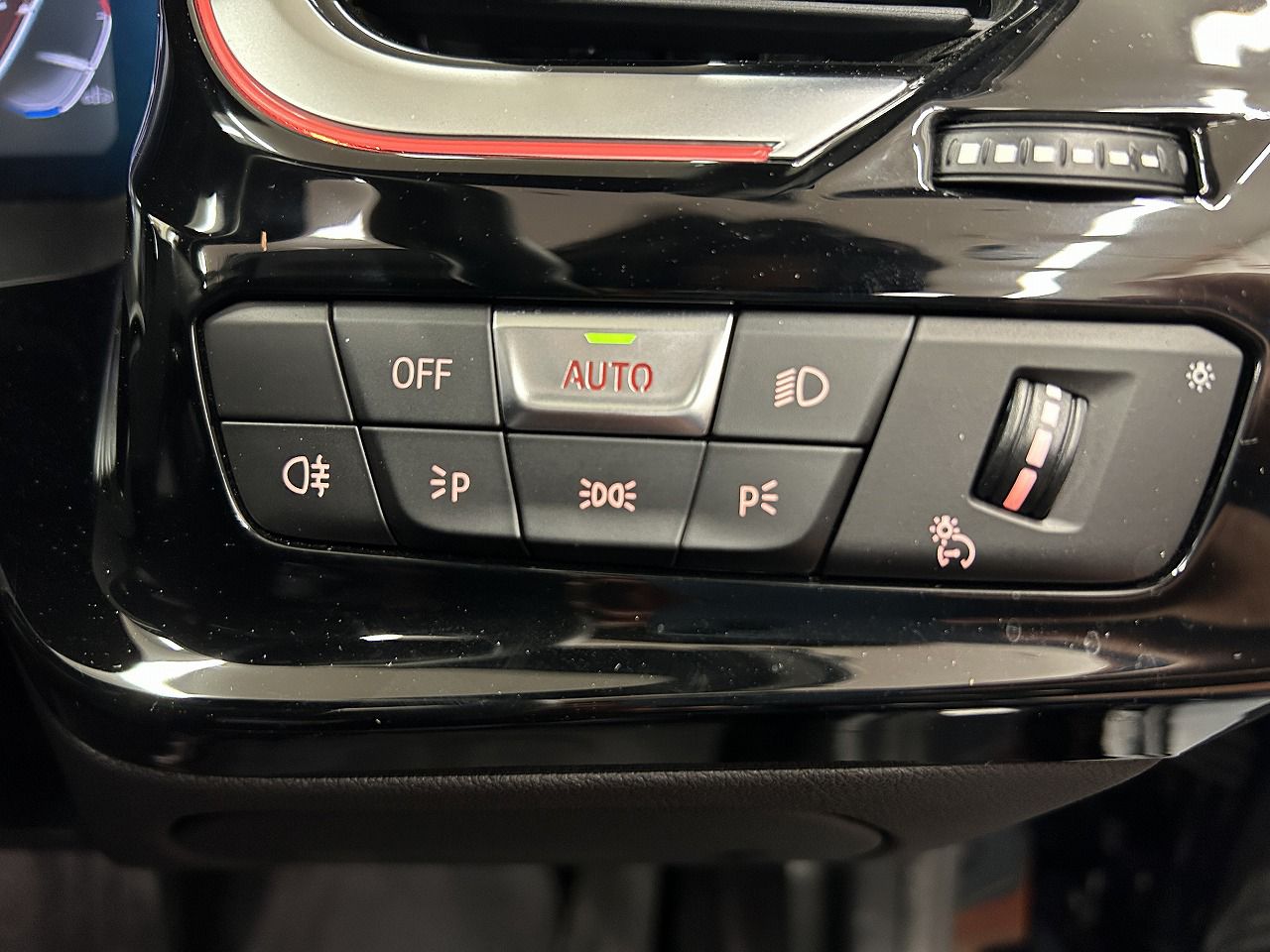 G29 z4 sDrive20i RHD