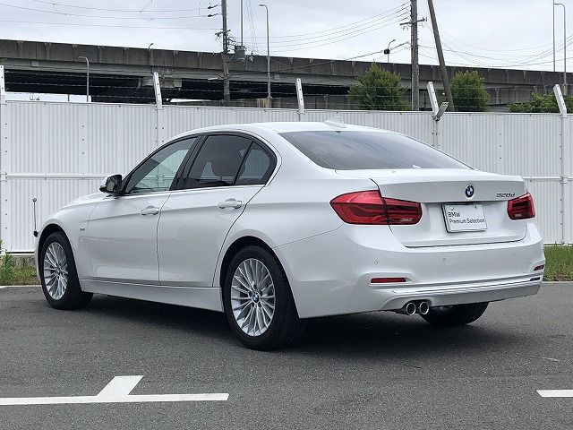 320D SEDAN RHD