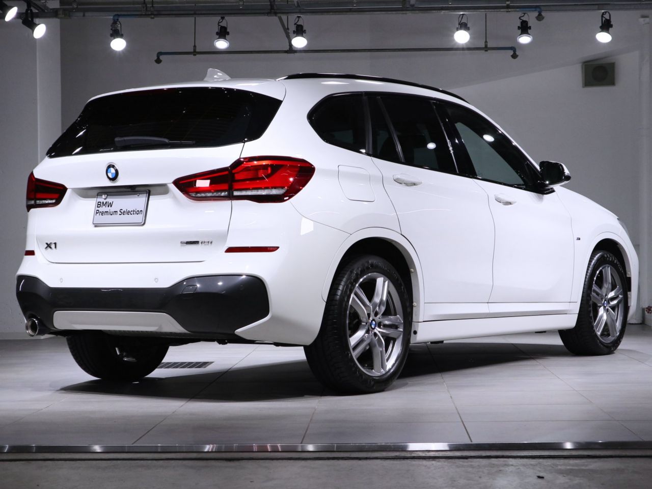 X1 sDrive18i RHD