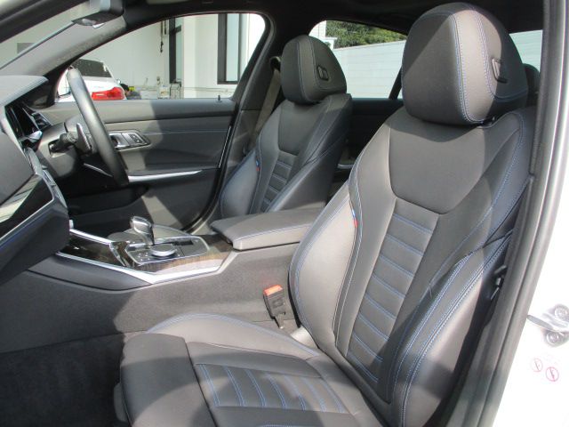 320i Sedan RHD
