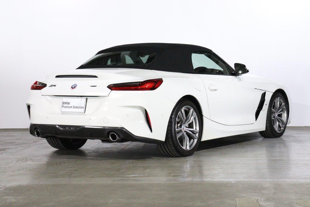 G29 z4 sDrive20i RHD