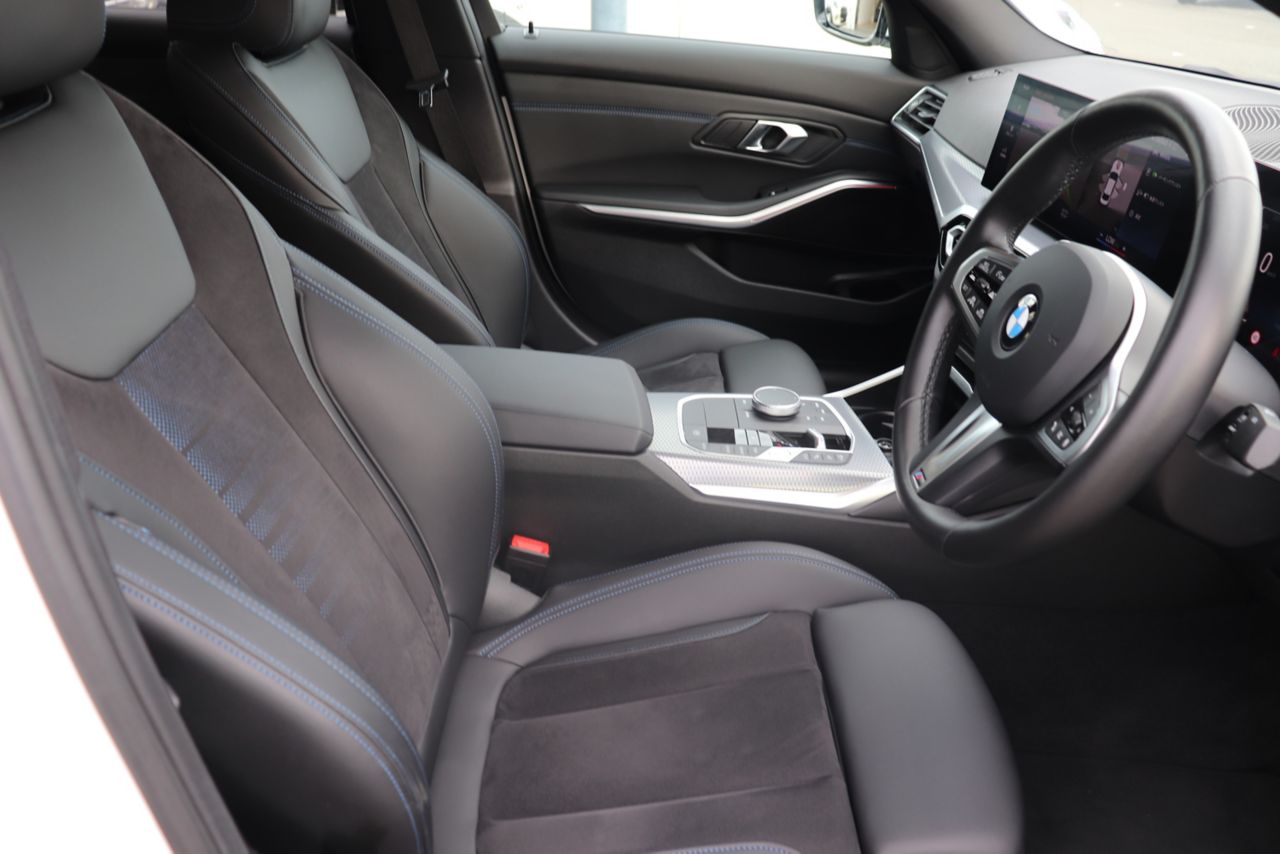 320d xDrive Berline RHD