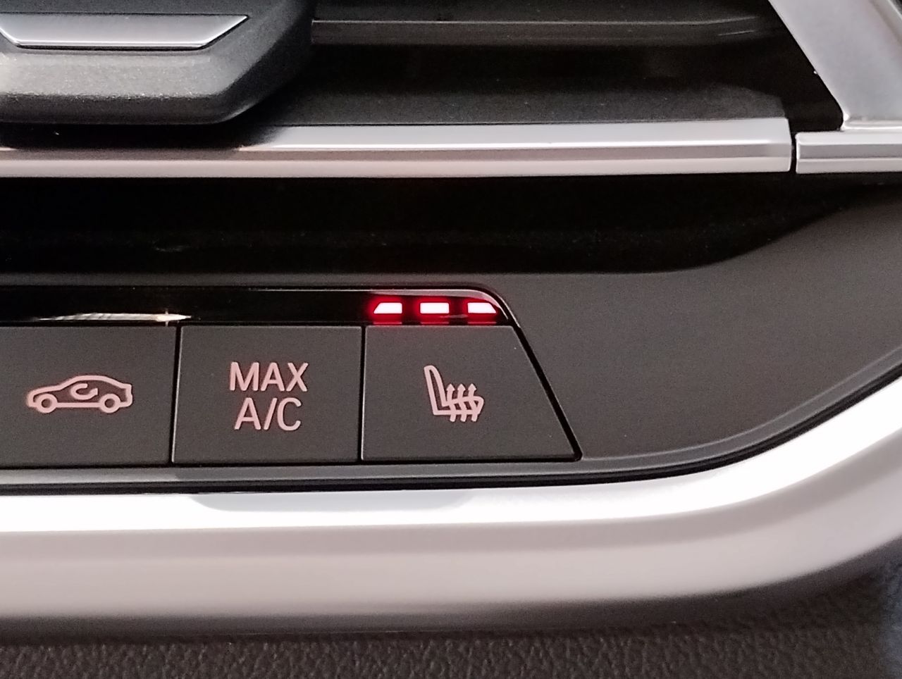 X* M50i RHD