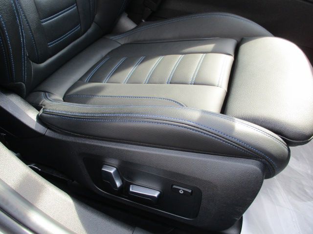 320i Sedan RHD