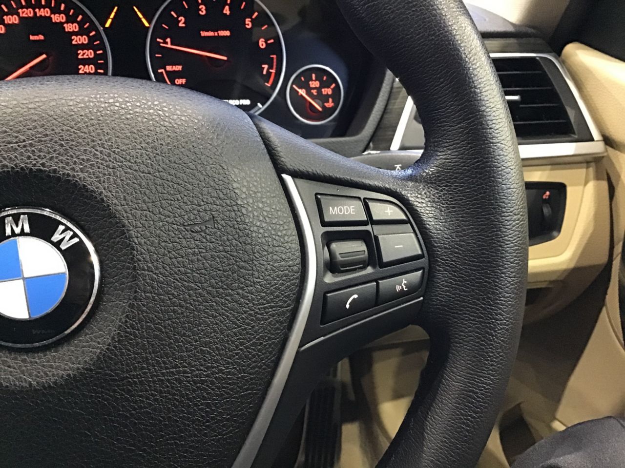 318I SEDAN RHD