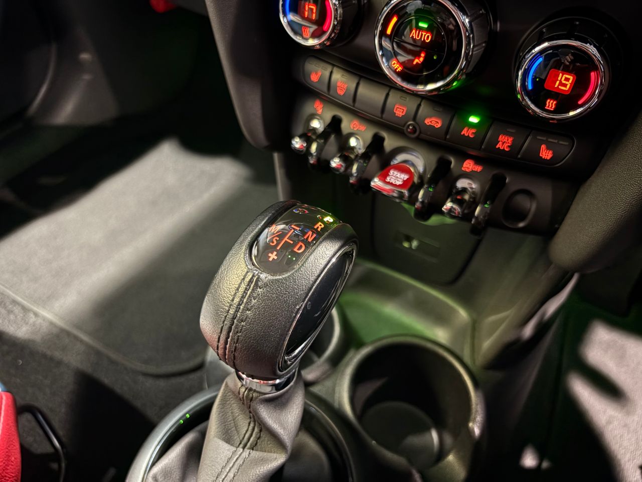 F55 COOPER D (AT)