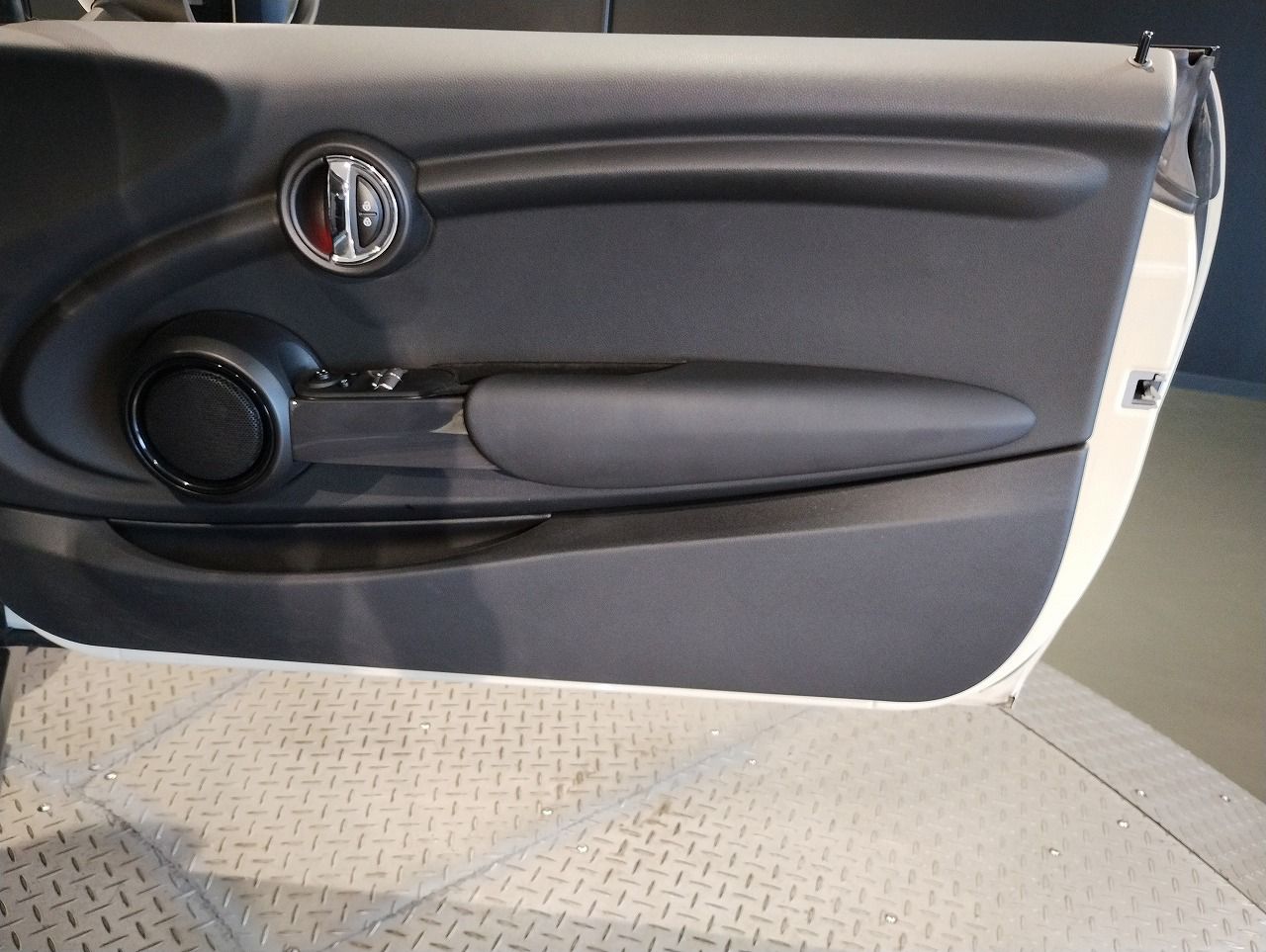 F56 COOPER D (AT)