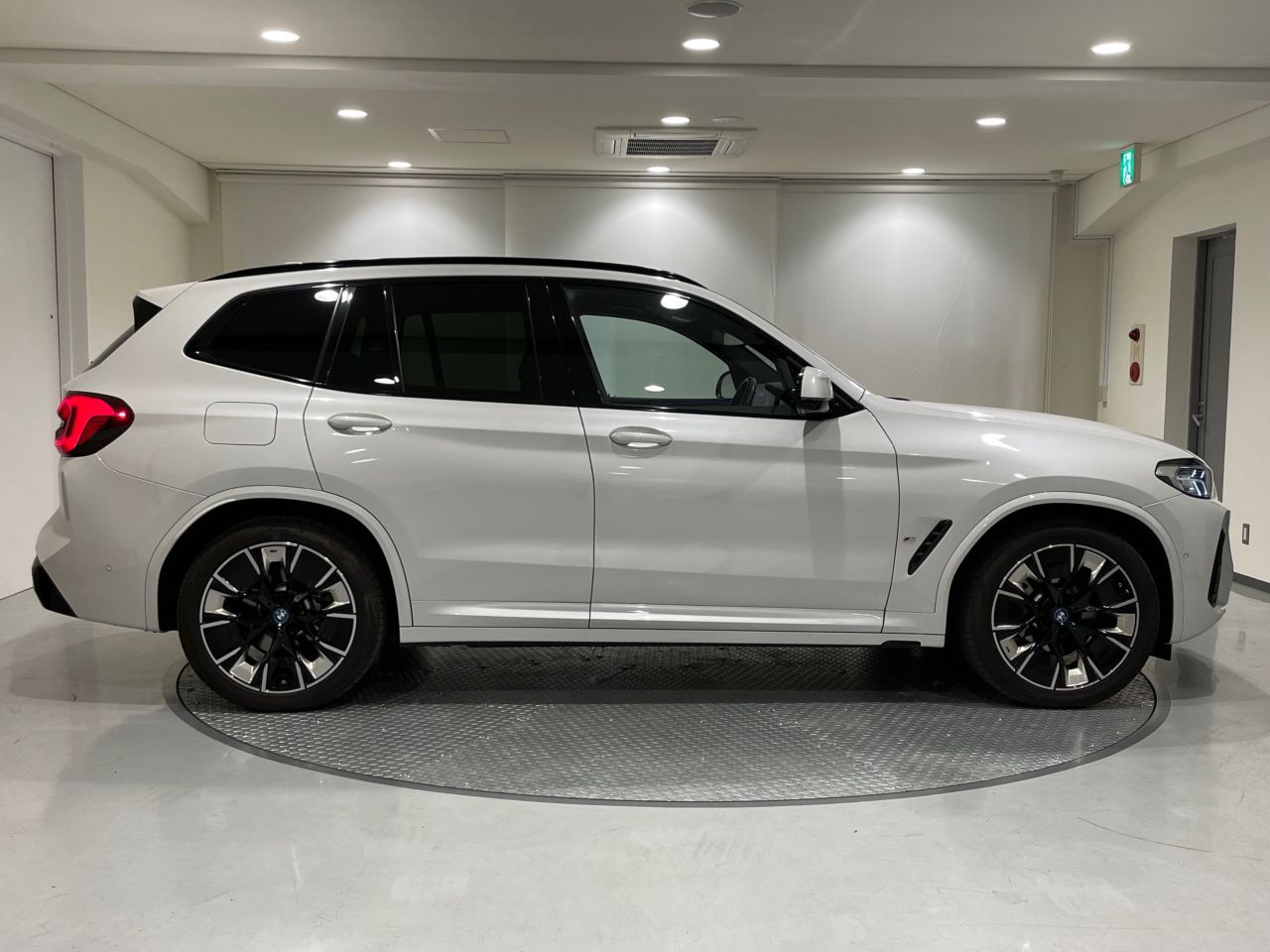 G08 iX3 BEV RHD