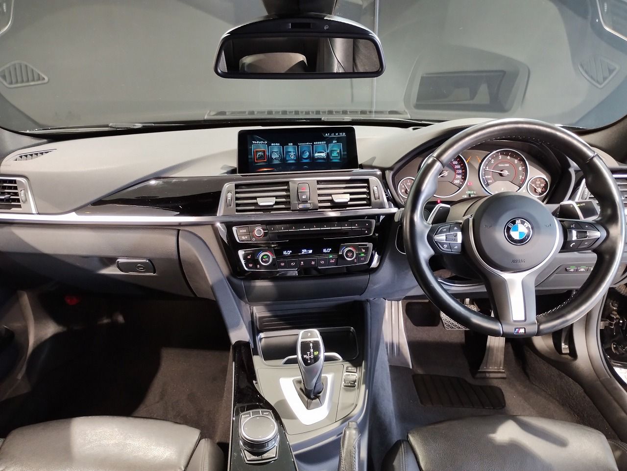 320I SEDAN RHD
