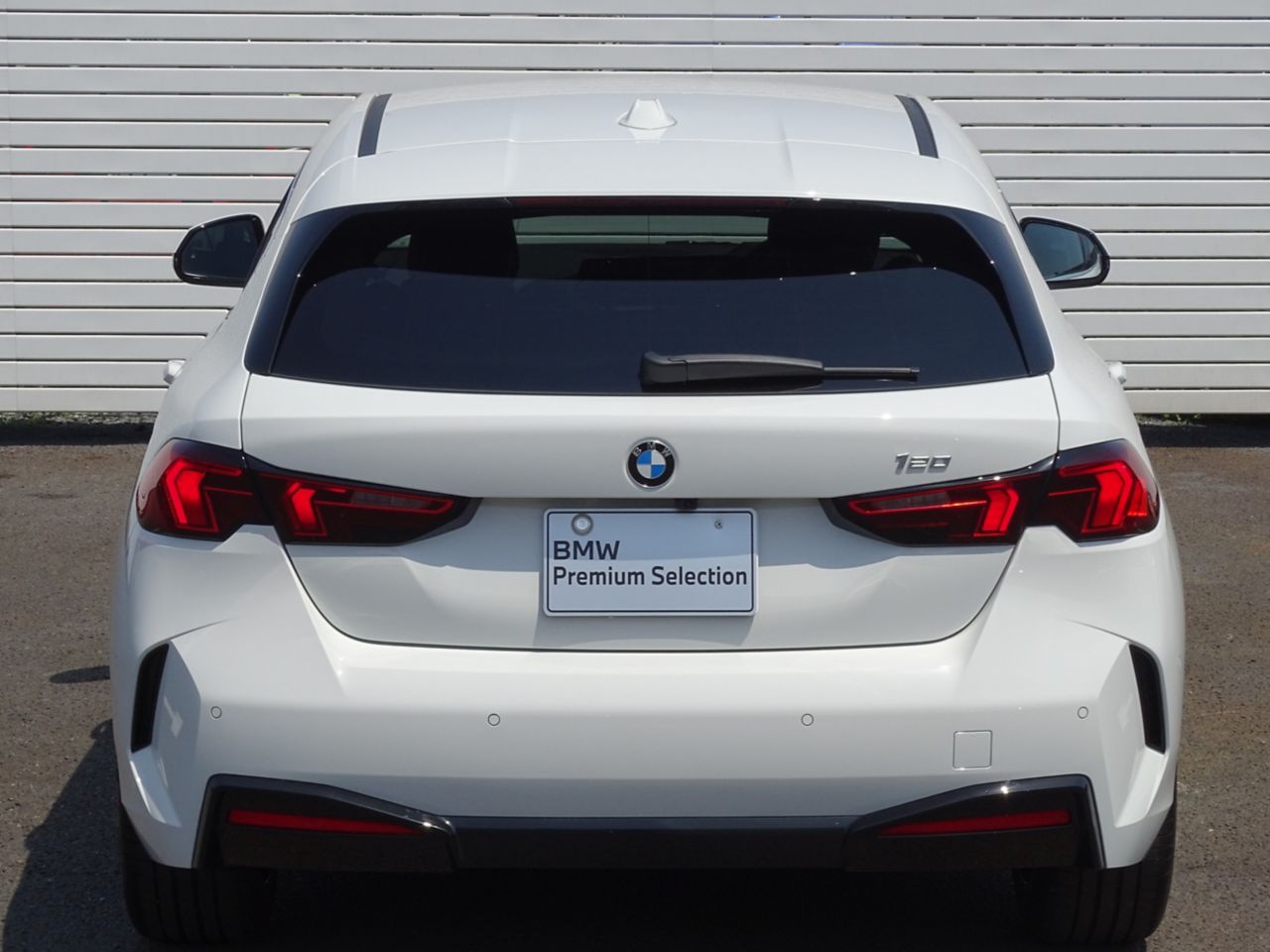 120 Sport Sports Hatch