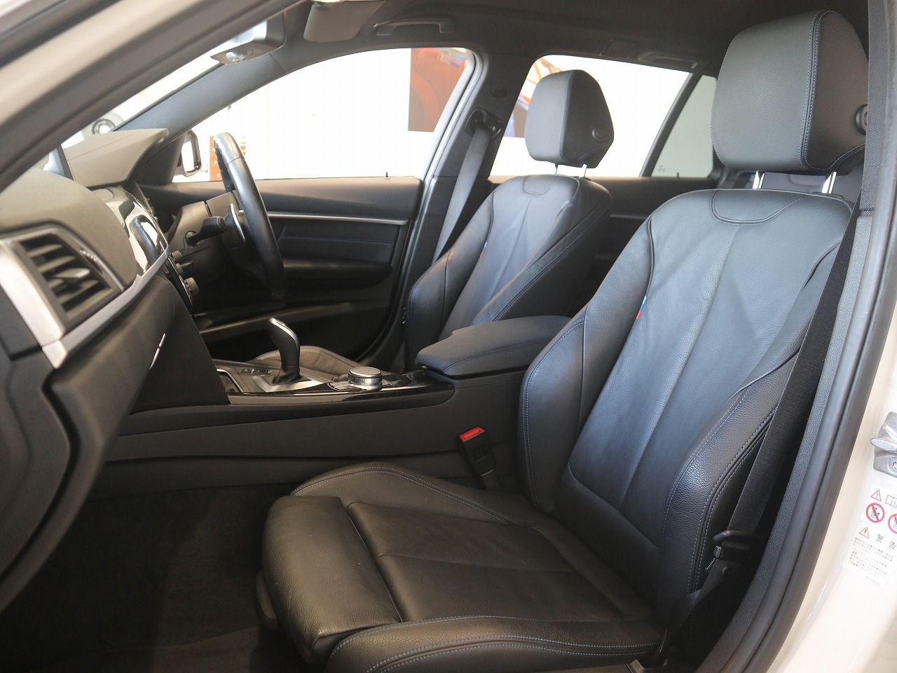 320I XDRIVE TOURING RHD
