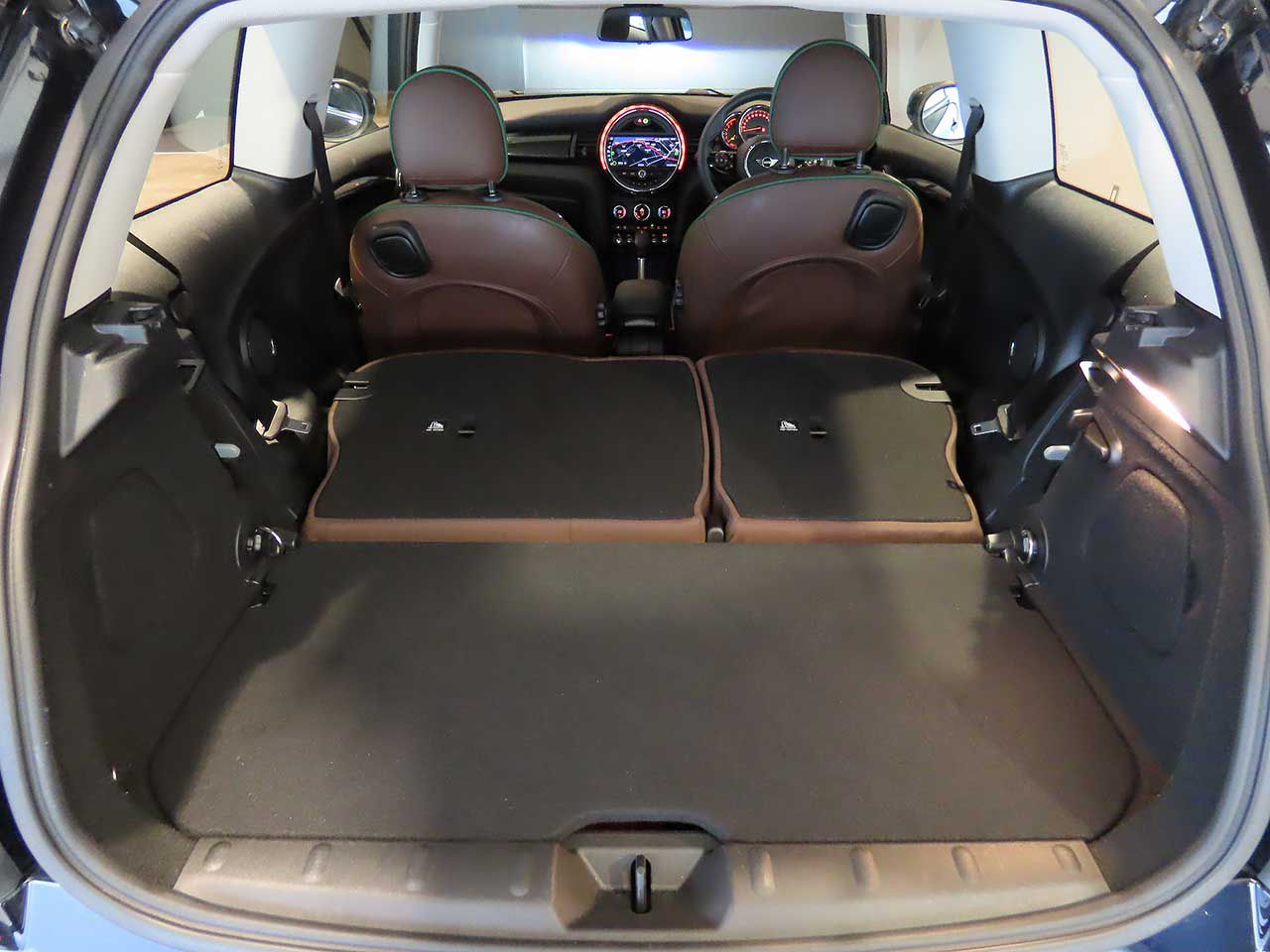 F56 COOPER S D(AT)