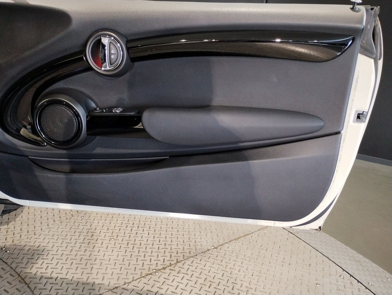 F56 COOPER S D(AT)