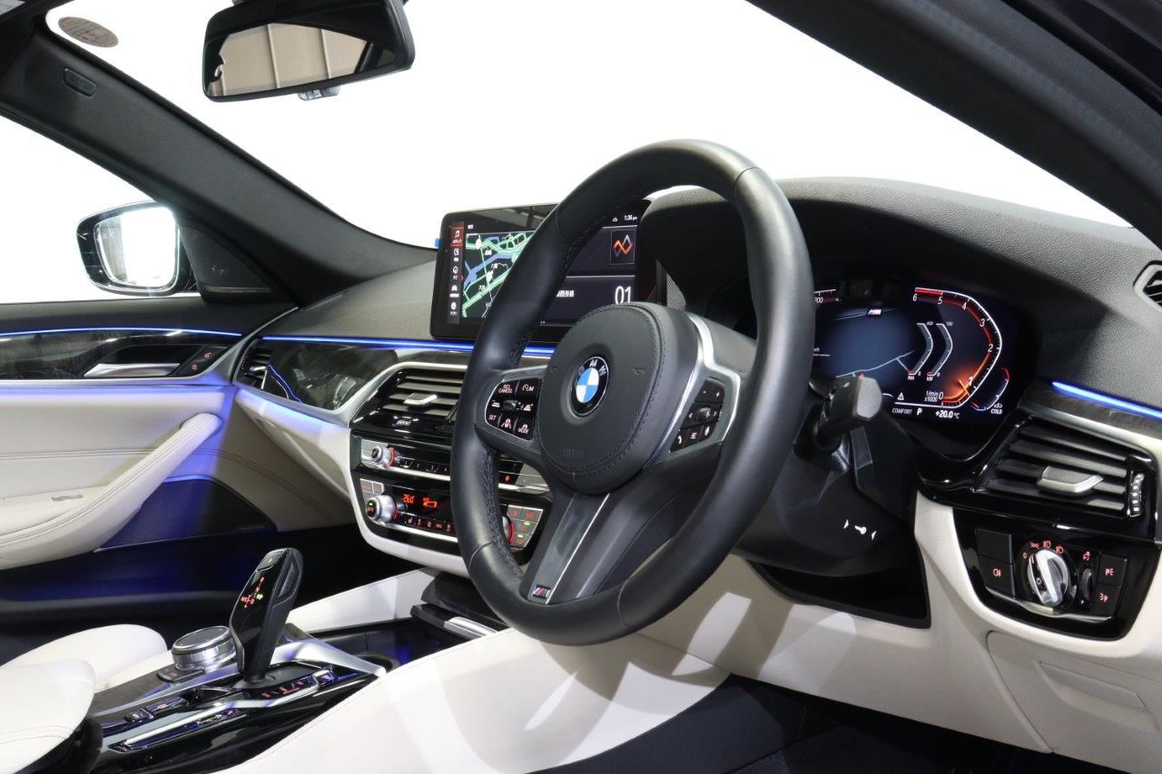 520d xDrive Sedan RHD