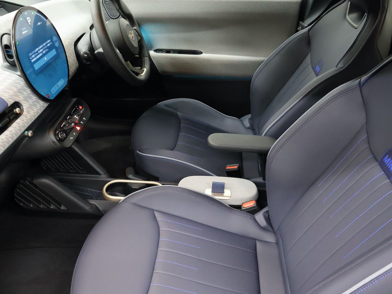 J01 MINI Cooper SE