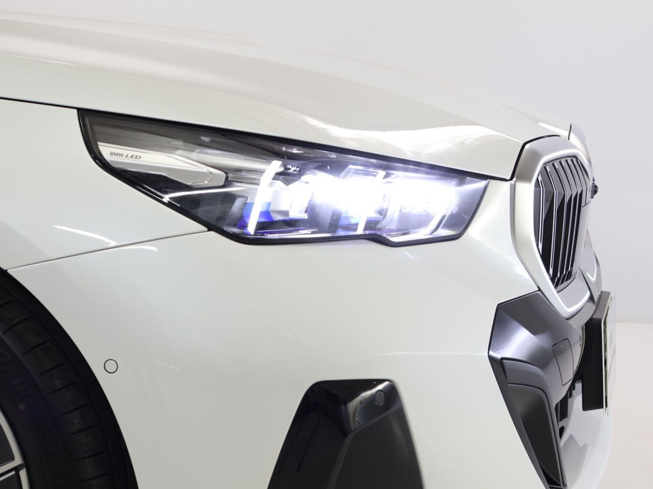 BMW i5 eDrive40 Sedan RHD