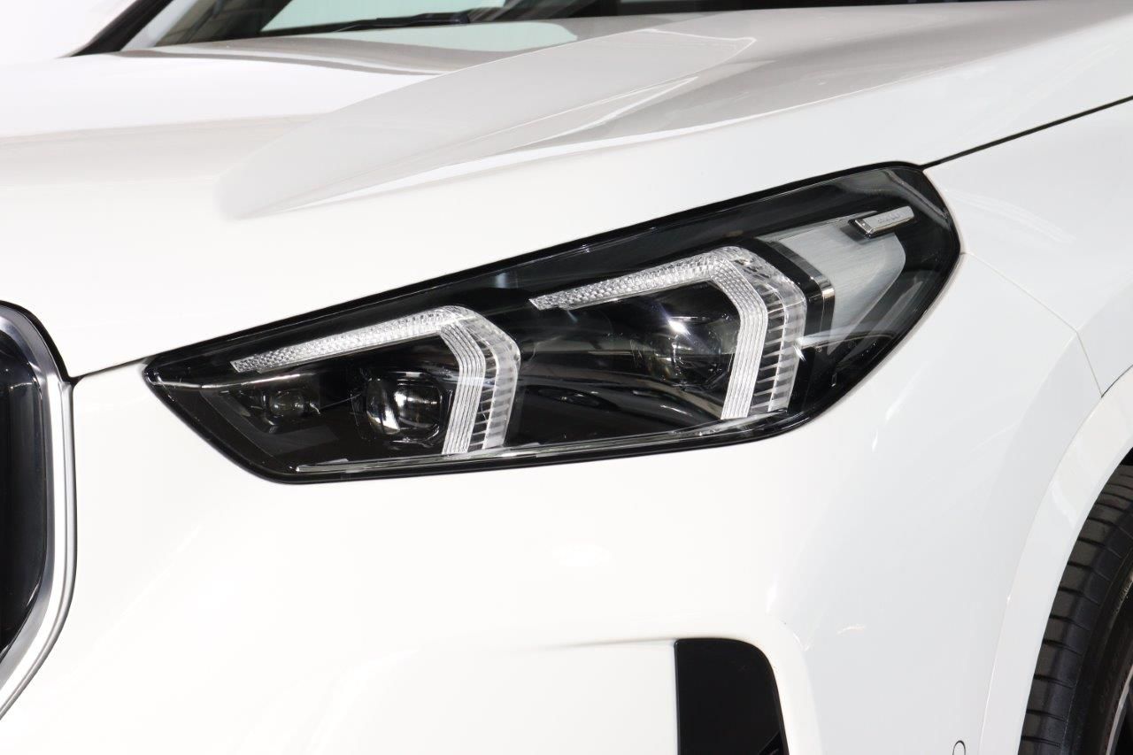 U11 iX1 xDrive30