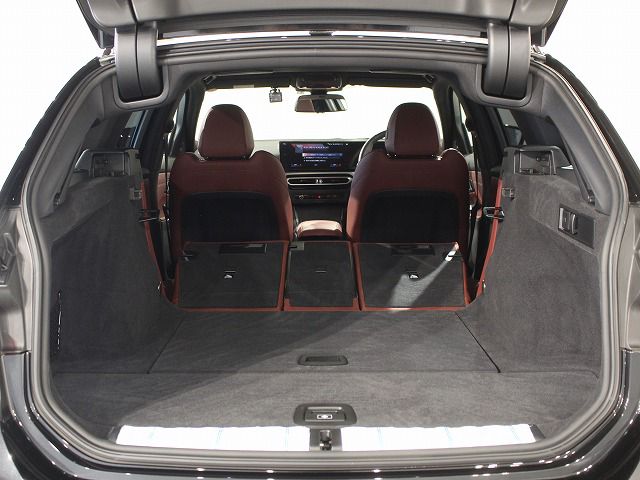 G21 M340i xDrive Touring LCI RHD