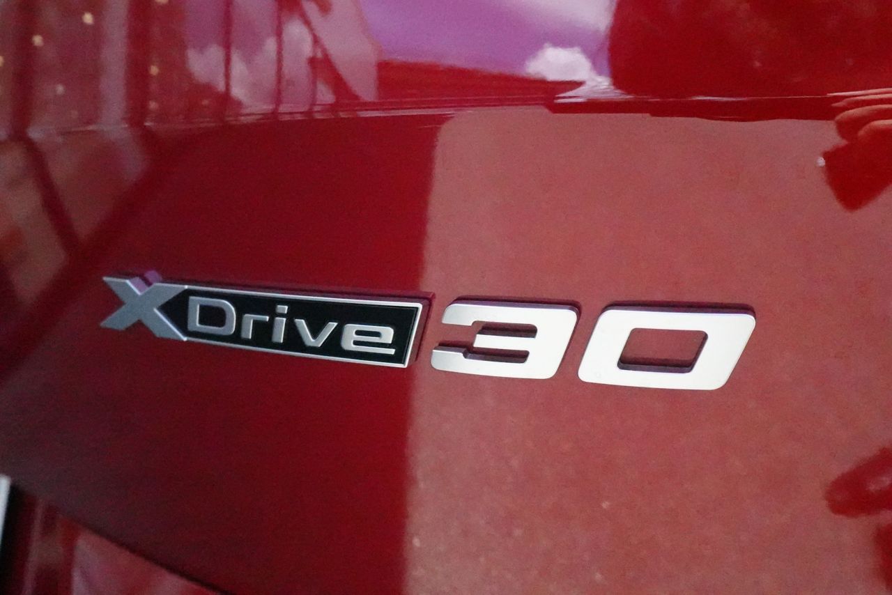 iX2 xDrive30 MSP