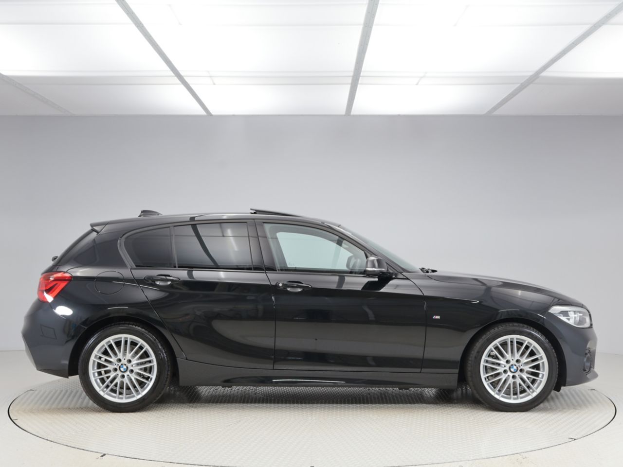 118D 5DOOR RHD