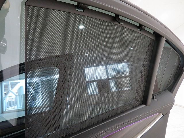 530e Sedan RHD