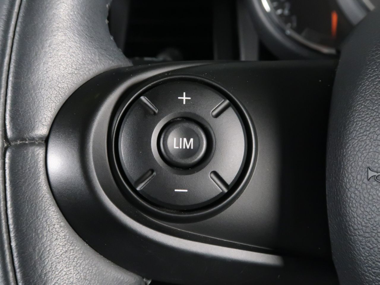 F55 MINI Cooper 5-Door Hatch LCI