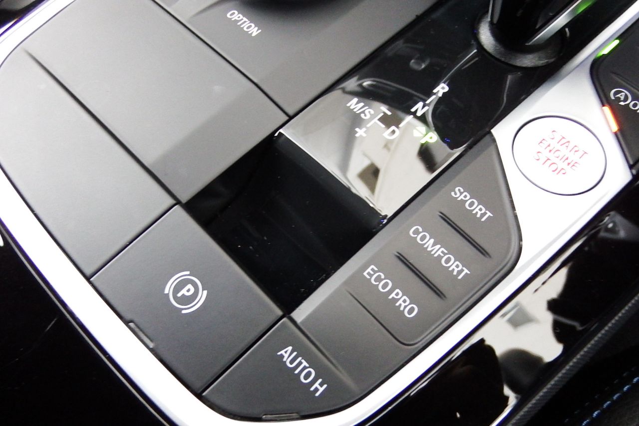 F40 118d Sports Hatch 5-door B47 2.0d