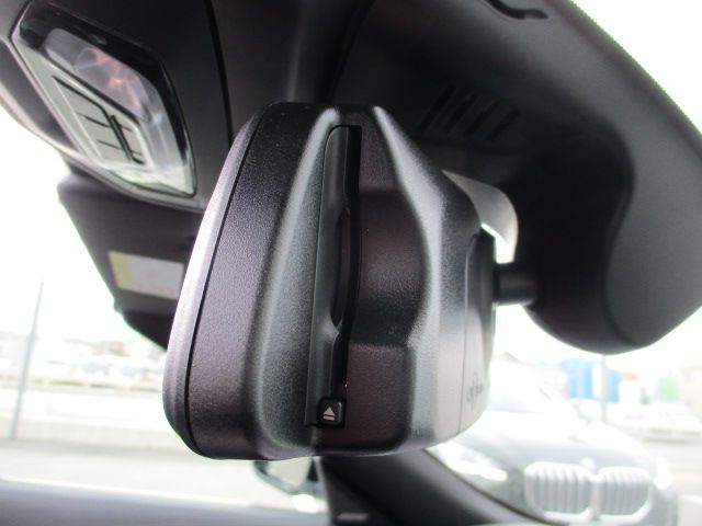 G29 z4 sDrive20i RHD