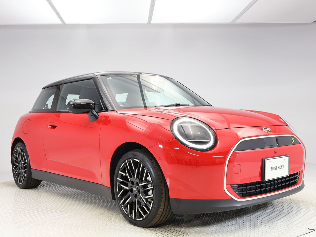 J01 MINI Cooper SE