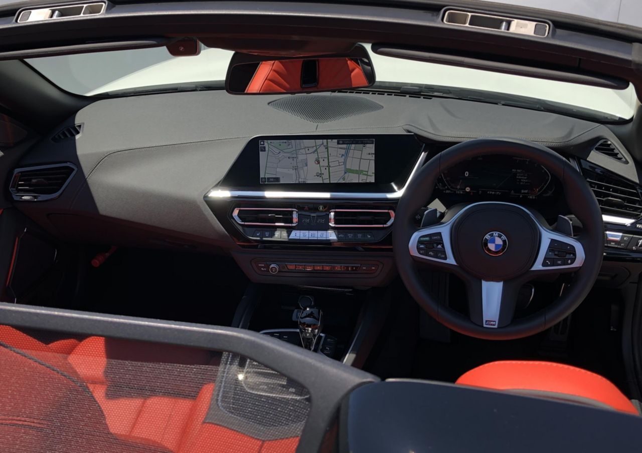 G29 z4 sDrive20i RHD
