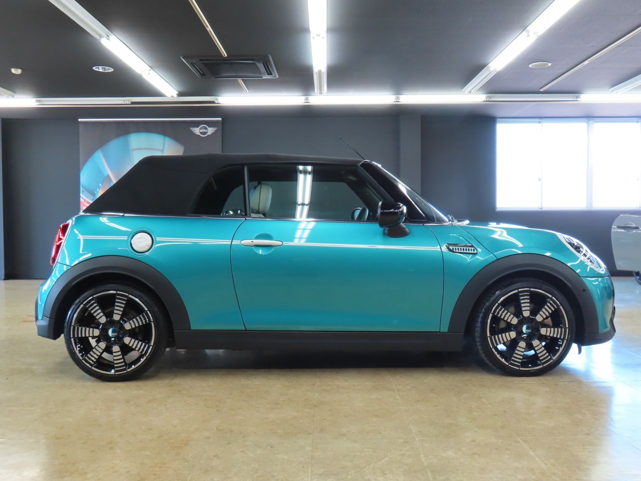 MINI Cooper S Convertible RHD