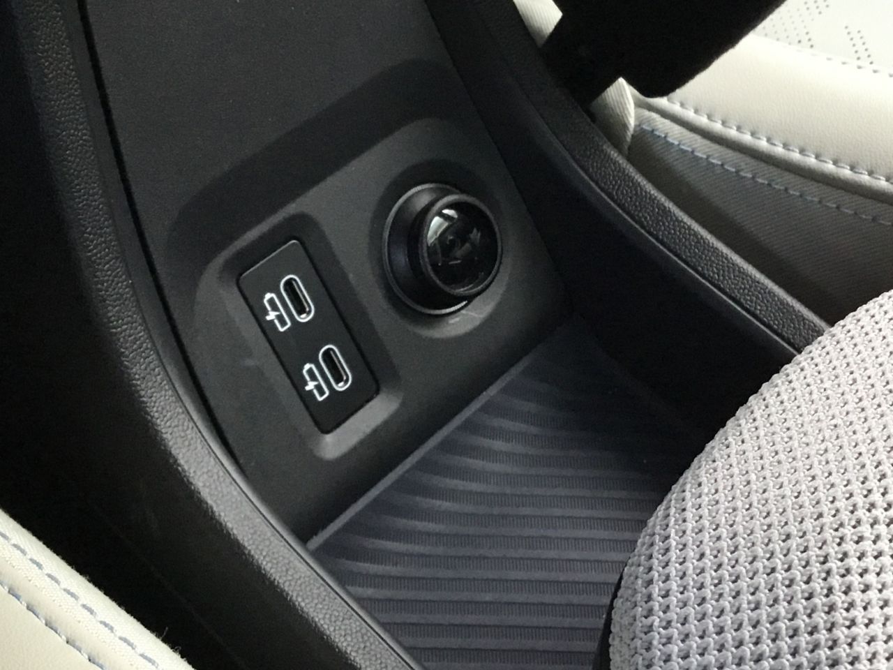 F66 MINI Cooper C 3Dr