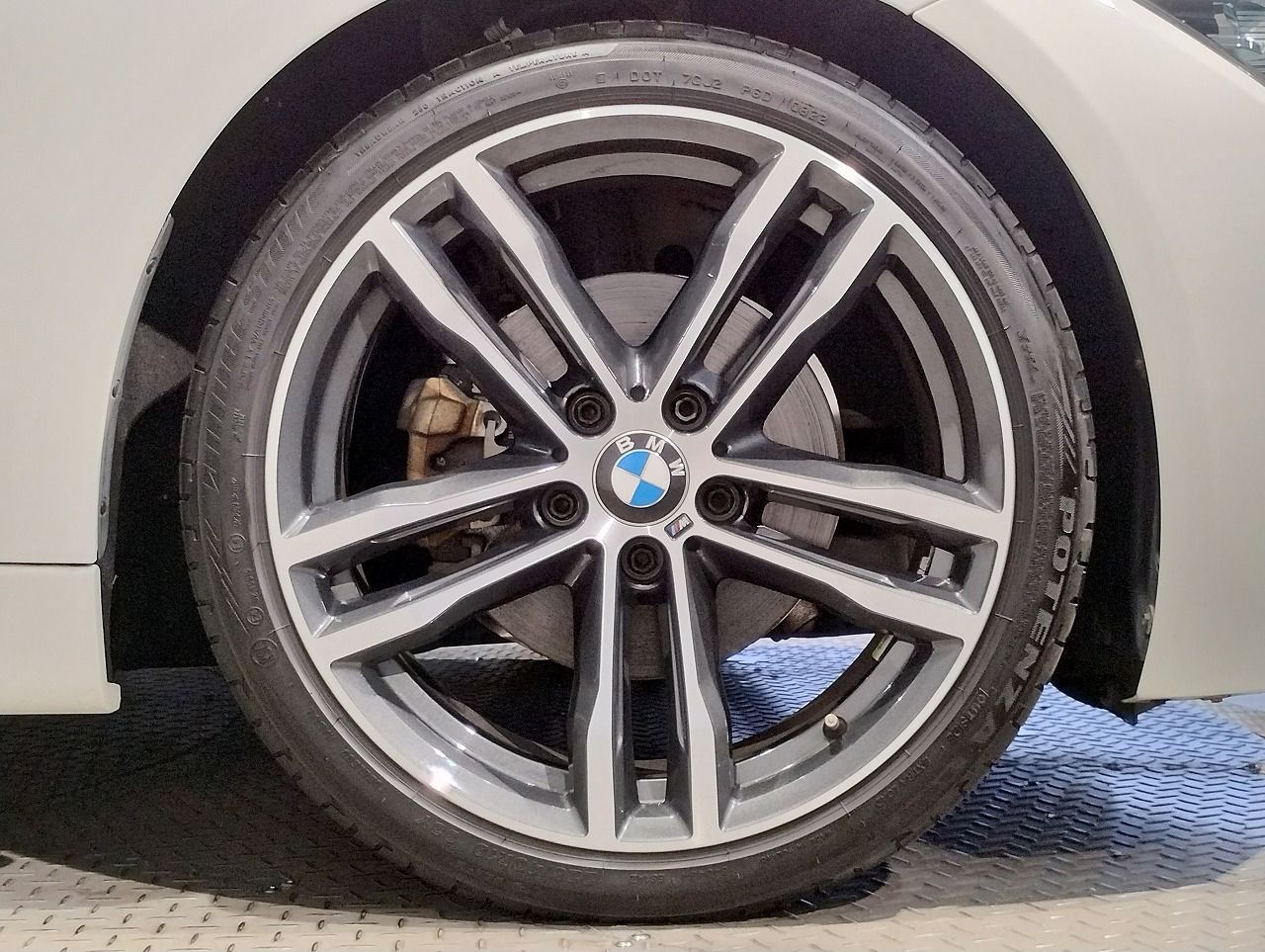 320I SEDAN RHD