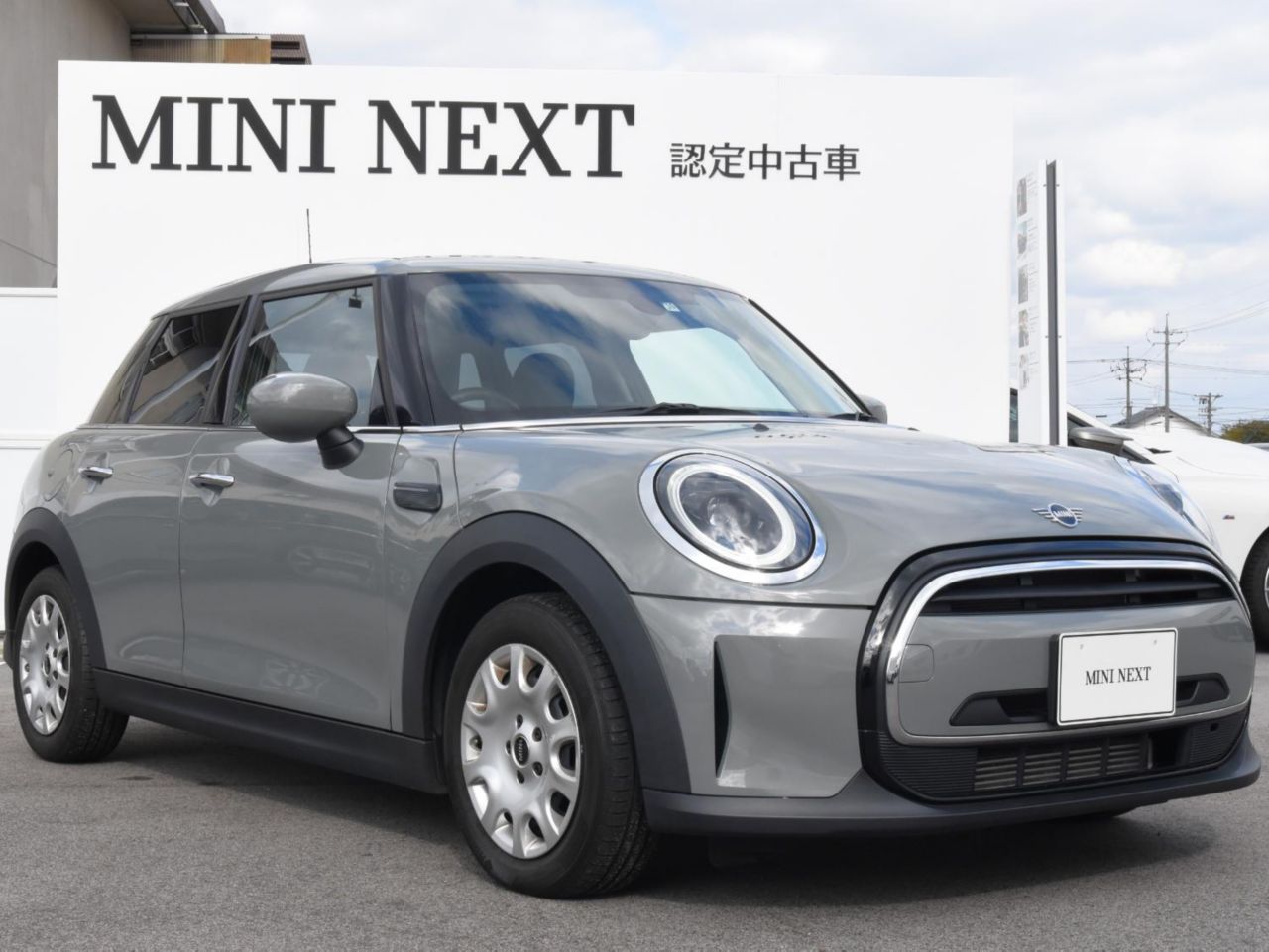 THE NEW MINI ONE 5 DOOR.