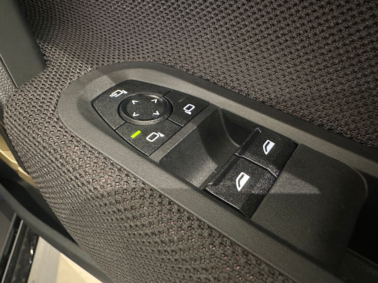 J01 MINI John Cooper Works Electric