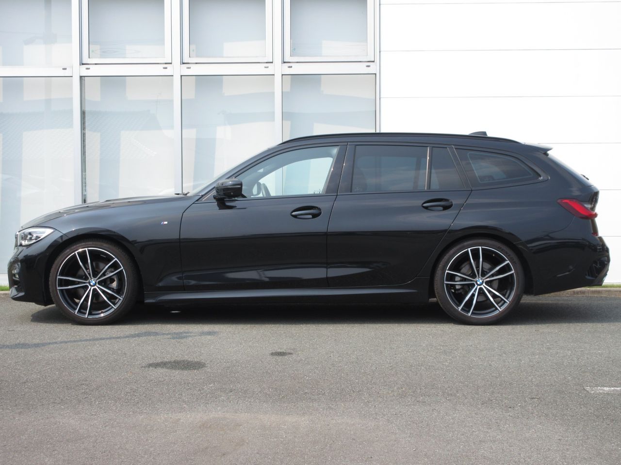 G21 320i RHD