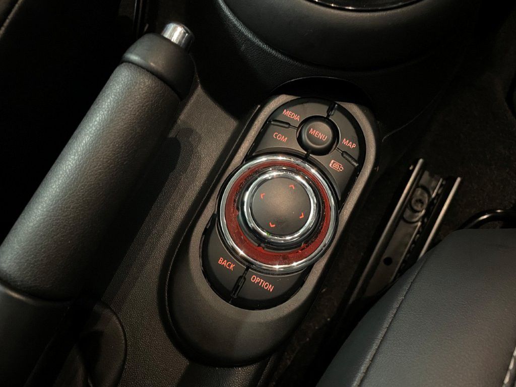 MINI Cooper F56 RHD