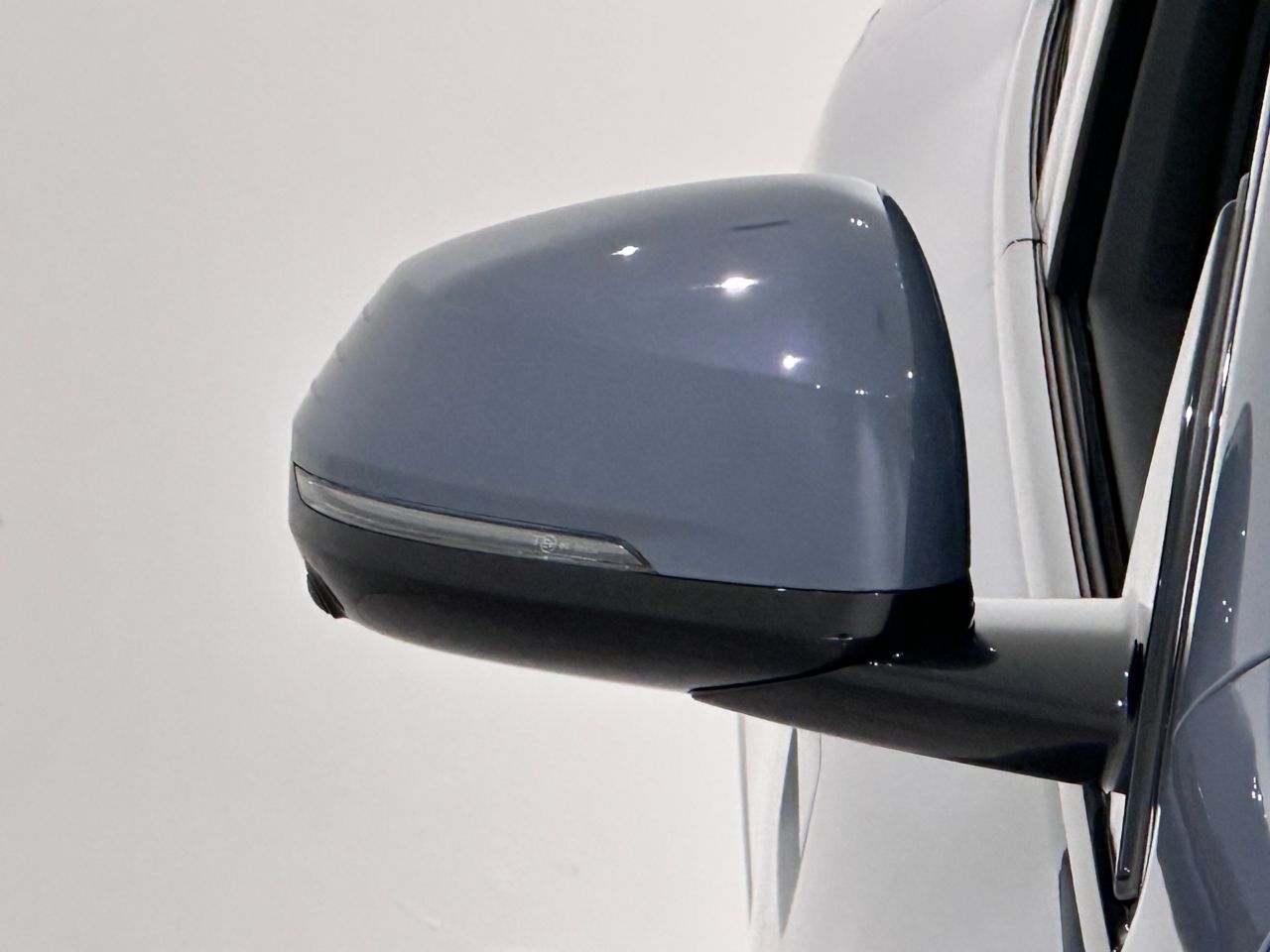 iX2 xDrive30 MSP